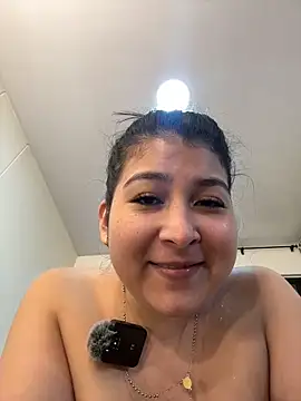 evelyn 1702 online show from February 2026 10:06:02 PM