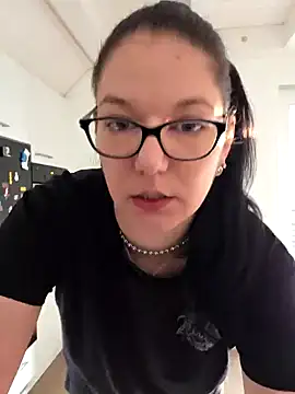 Swiss Lady online show from September 2025 04:01:02 PM