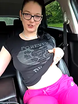 Swiss Lady online show from October 2025 04:27:01 PM