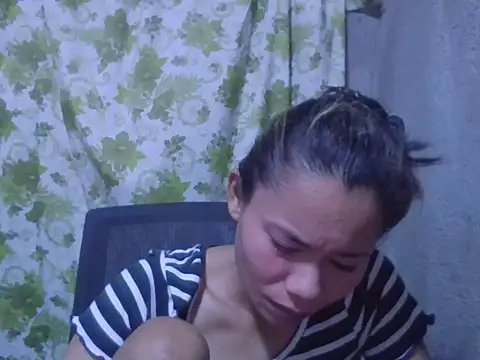 Sweeetgurll online show from October 2025 01:18:01 PM