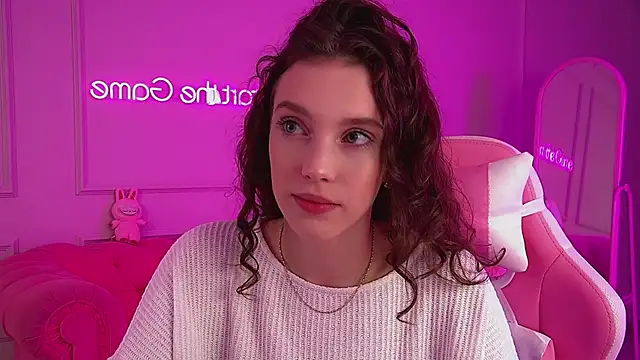 VeronicaVances online show from October 2025 06:04:01 PM