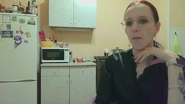 Lucy Divine online show from November 2025 10:42:01 PM