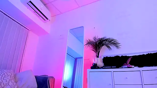 Mary Lori online show from December 2025 07:17:01 AM