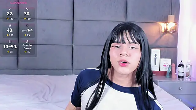 Slenna Moon online show from September 2025 02:44:01 AM