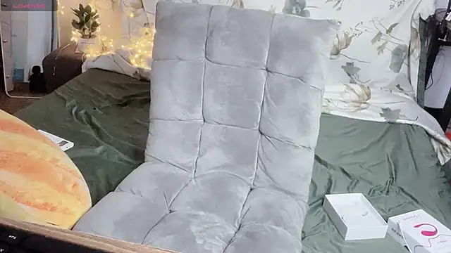 Snapshot of Jade-0906 chatting on November 2025 01:27:01 AM Jade-0906 online show from November 2025 01:27:01 AM