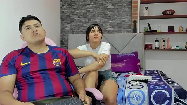 Snapshot of Sexxyy_Couple_ chatting on January 2026 04:59:02 AM Sexxyy Couple online show from January 2026 04:59:02 AM