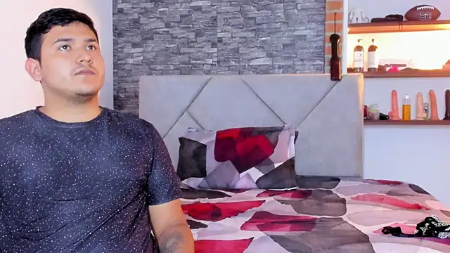 Sexxyy Couple  online show from April 2026 05:21:01 AM