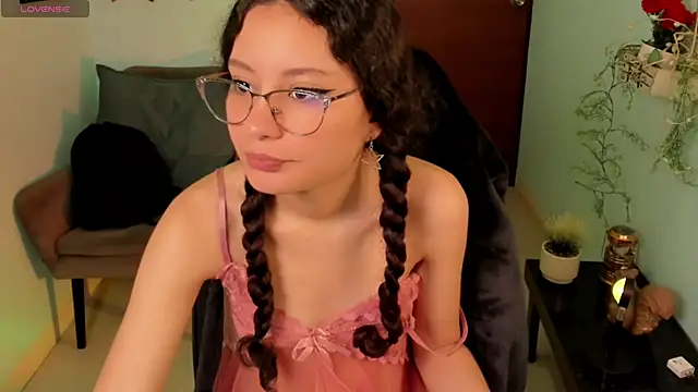 Krysten Riter online show from November 2025 01:44:01 PM