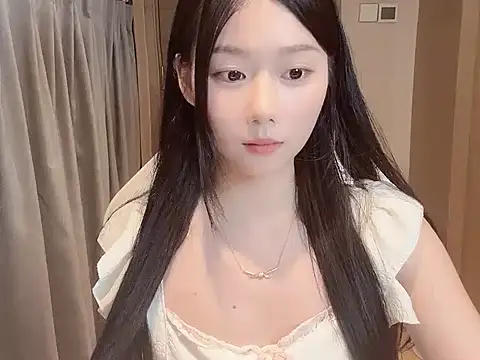 Snapshot of Makinghappymyself_ chatting on October 2025 12:45:02 PM Makinghappymyself online show from October 2025 12:45:02 PM