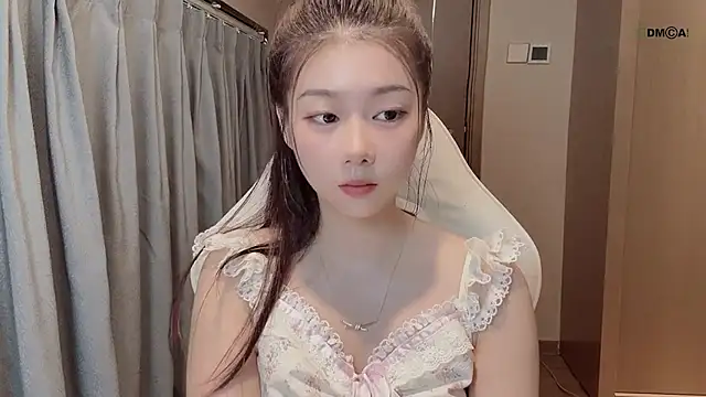 Snapshot of Makinghappymyself_ chatting on December 2025 05:37:01 AM Makinghappymyself online show from December 2025 05:37:01 AM