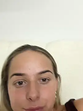 KayleeBella online show from October 2025 08:21:02 PM