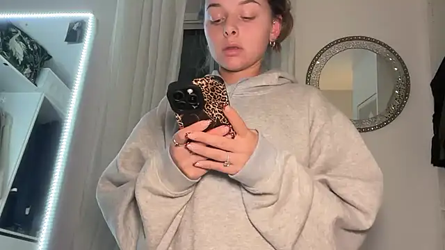 KayleeBella online show from January 2026 09:50:02 PM