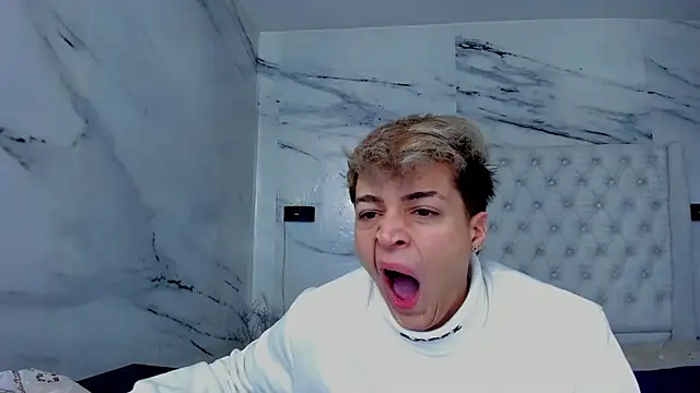 Ari and Storm online show from September 2025 01:33:01 PM