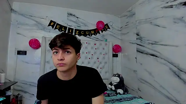 Ari and Storm online show from April 2026 02:04:02 PM