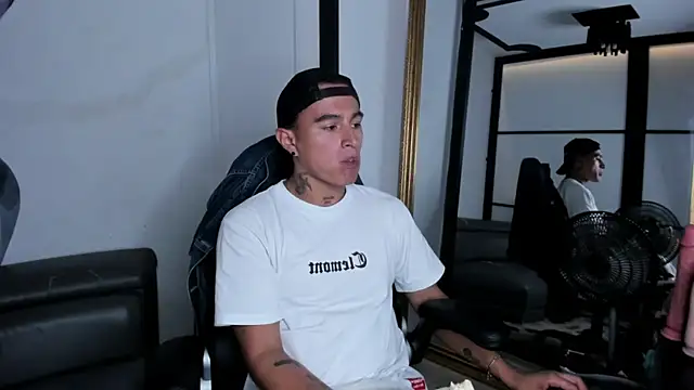 LiamDeep online show from October 2025 08:17:02 PM