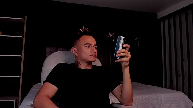 Snapshot of LiamDeep chatting on May 2026 08:06:01 PM LiamDeep online show from May 2026 08:06:01 PM