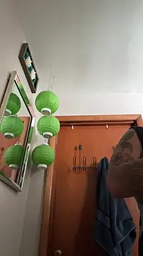 Lunablu13 online show from December 2025 05:42:02 PM