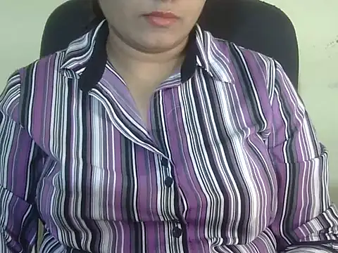 Aanya Hazel online show from November 2025 08:33:02 PM