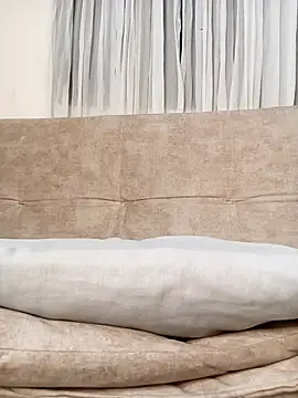 Marian Zeller online show from October 2025 09:04:02 AM