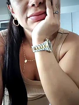 mia mancinii online show from April 2026 05:24:02 PM