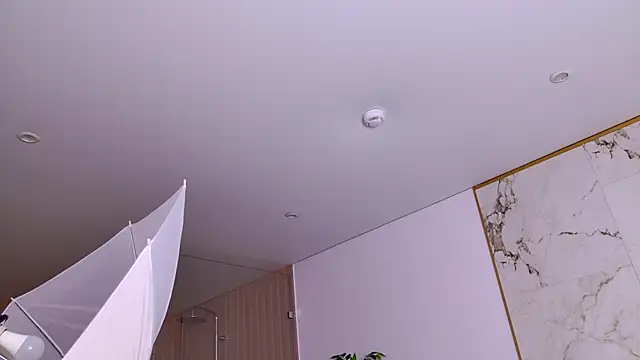 AmadaReine online show from October 2025 01:21:02 PM