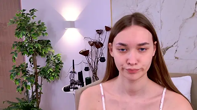 AmadaReine online show from October 2025 04:13:01 PM