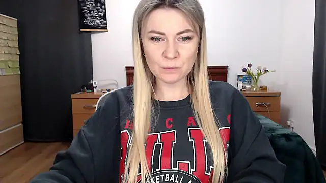 Snapshot of ParadiseAlina chatting on January 2026 07:29:01 PM ParadiseAlina online show from January 2026 07:29:01 PM