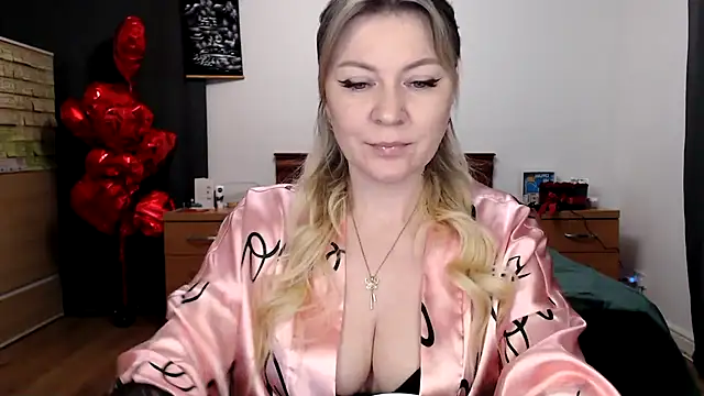 Snapshot of ParadiseAlina chatting on February 2026 06:04:01 PM ParadiseAlina online show from February 2026 06:04:01 PM