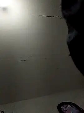 Snapshot of Maniakone chatting on October 2025 01:05:01 AM Maniakone online show from October 2025 01:05:01 AM