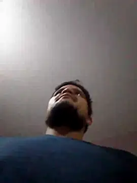 Snapshot of Maniakone chatting on November 2025 04:33:01 AM Maniakone online show from November 2025 04:33:01 AM