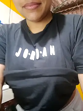 Snapshot of zairabreze chatting on July 2026 03:08:02 PM zairabreze online show from July 2026 03:08:02 PM