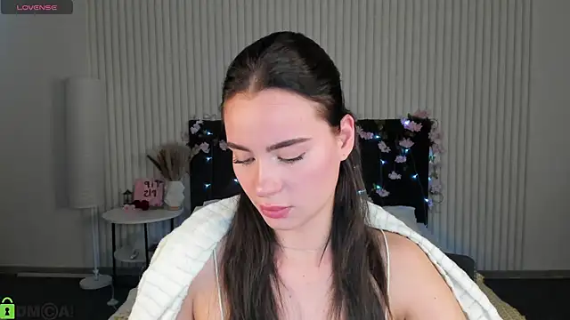 Ameli Povilain online show from December 2025 06:11:01 AM