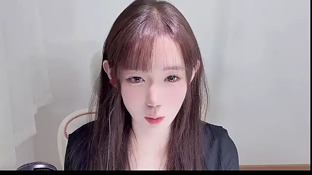 Xiao-runbao online show from October 2025 12:39:01 PM