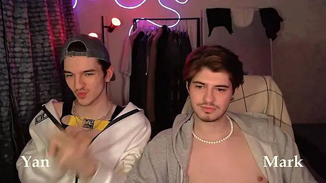 itsyanbb online show from November 2025 03:45:02 PM