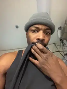 Snapshot of KingFly87 chatting on November 2025 02:02:02 AM KingFly87 online show from November 2025 02:02:02 AM