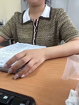 Snapshot of ThuPhuong-Tr chatting on September 2025 06:46:01 AM ThuPhuong-Tr online show from September 2025 06:46:01 AM