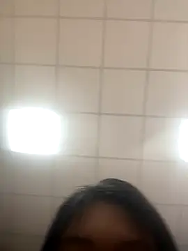 Snapshot of ThuPhuong-Tr chatting on November 2025 02:33:02 AM ThuPhuong-Tr online show from November 2025 02:33:02 AM