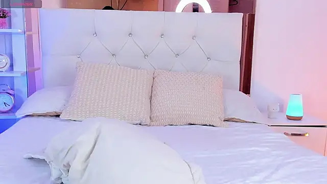 Sam Deivis online show from March 2026 04:49:02 AM