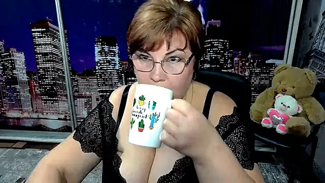 Bela Lana  online show from November 2025 05:59:01 PM