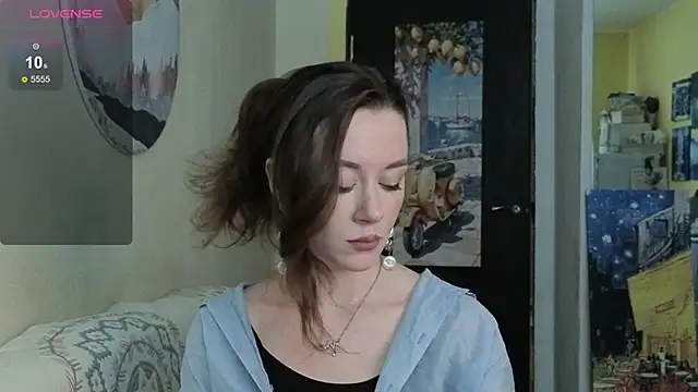Snapshot of SkyHelen chatting on April 2026 07:22:01 AM SkyHelen online show from April 2026 07:22:01 AM