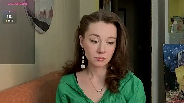 Snapshot of SkyHelen chatting on April 2026 09:46:01 AM SkyHelen online show from April 2026 09:46:01 AM