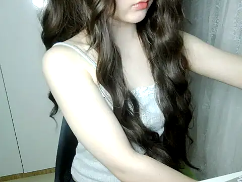 Snapshot of Annabelle-e chatting on May 2026 06:03:01 PM Annabelle-e online show from May 2026 06:03:01 PM