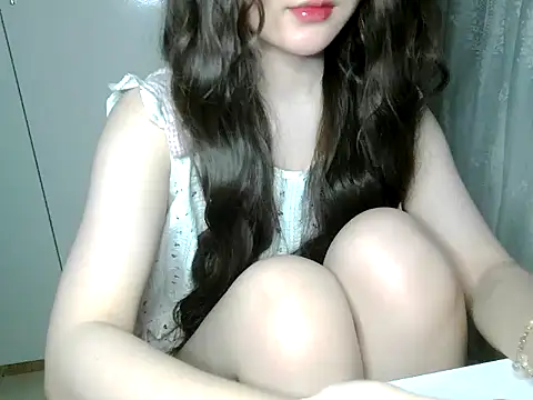 Snapshot of Annabelle-e chatting on July 2026 07:45:01 PM Annabelle-e online show from July 2026 07:45:01 PM