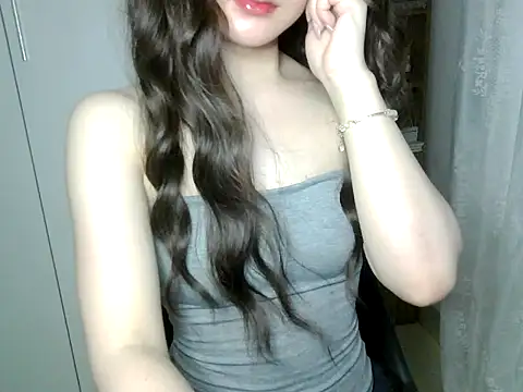 Snapshot of Annabelle-e chatting on July 2026 06:20:01 PM Annabelle-e online show from July 2026 06:20:01 PM