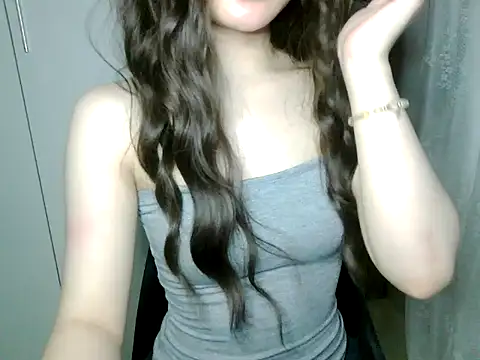 Snapshot of Annabelle-e chatting on July 2026 07:39:01 PM Annabelle-e online show from July 2026 07:39:01 PM