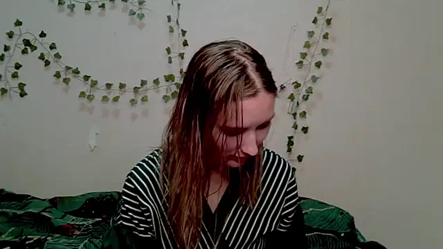  kikiclark   online show from November 2025 06:19:02 PM