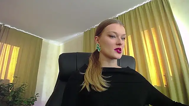 MysticVenus  online show from October 2025 01:44:01 PM