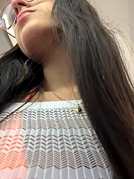 Snapshot of Juanita-Diaz chatting on October 2025 08:33:01 PM Juanita-Diaz online show from October 2025 08:33:01 PM