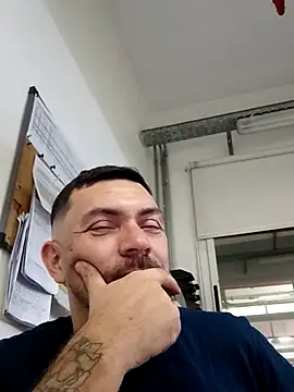 Snapshot of Alex_404040 chatting on November 2025 05:21:01 AM Alex 404040 online show from November 2025 05:21:01 AM