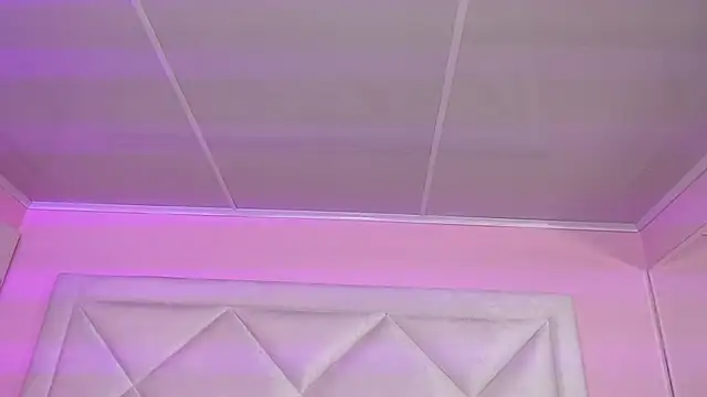 Miaa Smithh   online show from October 2025 12:34:02 PM